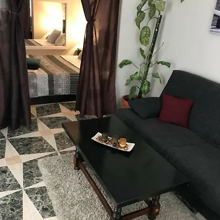 Iora Boutique בית הארחה *